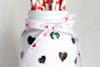 Fabulous Valentines Day Mason Jar Decor Ideas 39