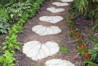 Innovative Stepping Stone Pathway Decor For Your Garden 08