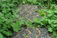 Innovative Stepping Stone Pathway Decor For Your Garden 47
