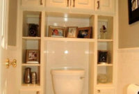 Simple But Modern Bathroom Storage Design Ideas 27