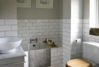 Simple Traditional Bathroom Design Ideas 02