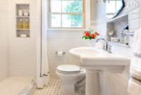 Simple Traditional Bathroom Design Ideas 32