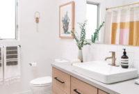 Simple Traditional Bathroom Design Ideas 37