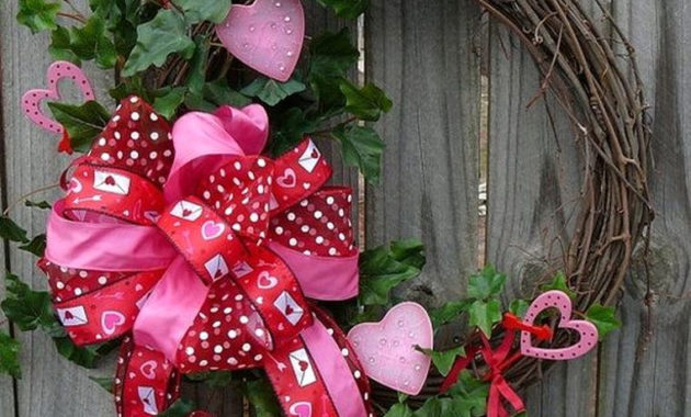 44 Wonderful DIY Valentines Wreath Decor Ideas
