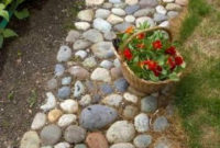 Best DIY Garden Path Designs You Can Bulid To Complete Your Gardens 04