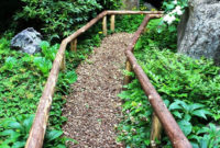 Best DIY Garden Path Designs You Can Bulid To Complete Your Gardens 28