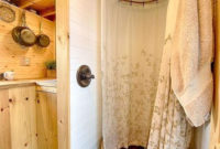 Cool Tiny House Bathroom Remodel Design Ideas 08