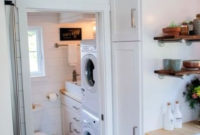 Cool Tiny House Bathroom Remodel Design Ideas 28