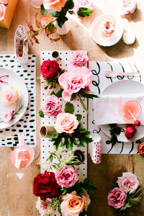 Elegant Table Settings Ideas For Valentines Day 33