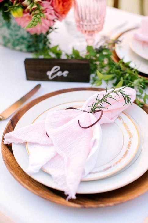 Elegant Table Settings Ideas For Valentines Day 47