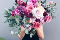 Stunning Valentine Floral Arrangements Ideas 14