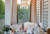 Impressive Porch Decoration Ideas For This Spring 11