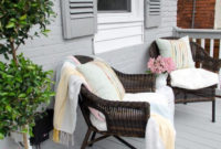 Impressive Porch Decoration Ideas For This Spring 14