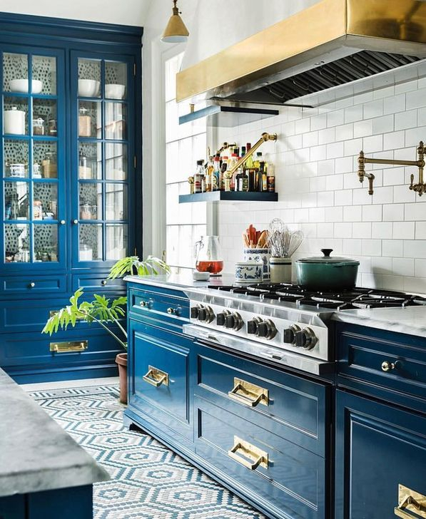 Inspiring Blue And White Kitchen Ideas To Love 13 – HOMYSTYLE