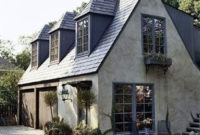 Marvelous Cottage House Exterior Design Ideas 08
