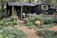 Marvelous Cottage House Exterior Design Ideas 30