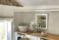 Innovative Laundry Room Design With French Country Style 38