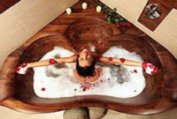 Marvelous Wooden Bathtub Design Ideas To Get Relax 25