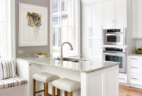 Minimalist Small White Kitchen Design Ideas 22