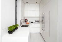 Minimalist Small White Kitchen Design Ideas 35