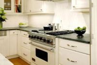 Minimalist Small White Kitchen Design Ideas 45