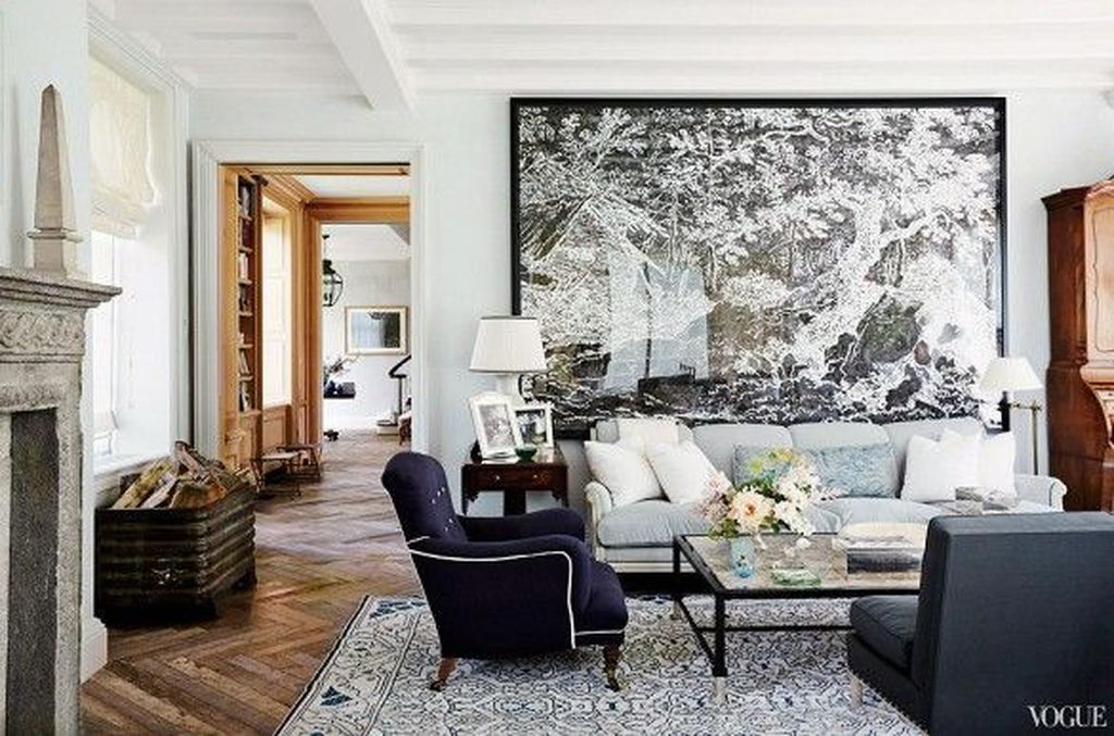 Elegant Room Decoration Ideas With Over Sized Art 30