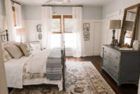 Charming Bedroom Furniture Ideas To Get Farmhouse Vibes 16