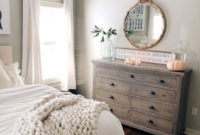 Charming Bedroom Furniture Ideas To Get Farmhouse Vibes 36