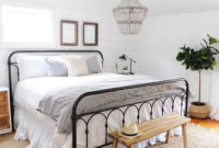 Charming Bedroom Furniture Ideas To Get Farmhouse Vibes 43