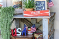 Super Patriotic Porch Independence Day Decoraion Ideas 41