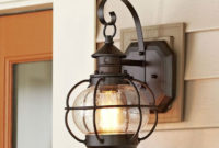 Classy Traditional Outdoor Lighting Ideas For Your House 18