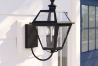 Classy Traditional Outdoor Lighting Ideas For Your House 46