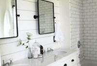 Inspiring Bathroom Decoration Ideas With Farmhouse Style 02