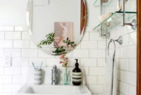 Perfect Glass Shelves Ideas For Bathroom Design 25