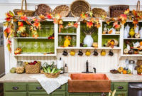 Easy And Simple Fall Garland Decoration Ideas 17
