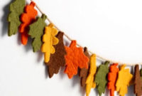 Easy And Simple Fall Garland Decoration Ideas 18