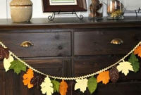 Easy And Simple Fall Garland Decoration Ideas 36
