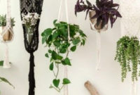 Inspiring DIY Vertical Plant Hanger Ideas For Your Home 11