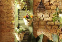 Inspiring DIY Vertical Plant Hanger Ideas For Your Home 15