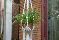 Inspiring DIY Vertical Plant Hanger Ideas For Your Home 16