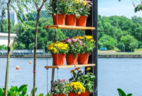 Inspiring DIY Vertical Plant Hanger Ideas For Your Home 20
