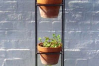 Inspiring DIY Vertical Plant Hanger Ideas For Your Home 25