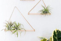 Inspiring DIY Vertical Plant Hanger Ideas For Your Home 29