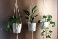 Inspiring DIY Vertical Plant Hanger Ideas For Your Home 38