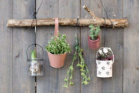 Inspiring DIY Vertical Plant Hanger Ideas For Your Home 41